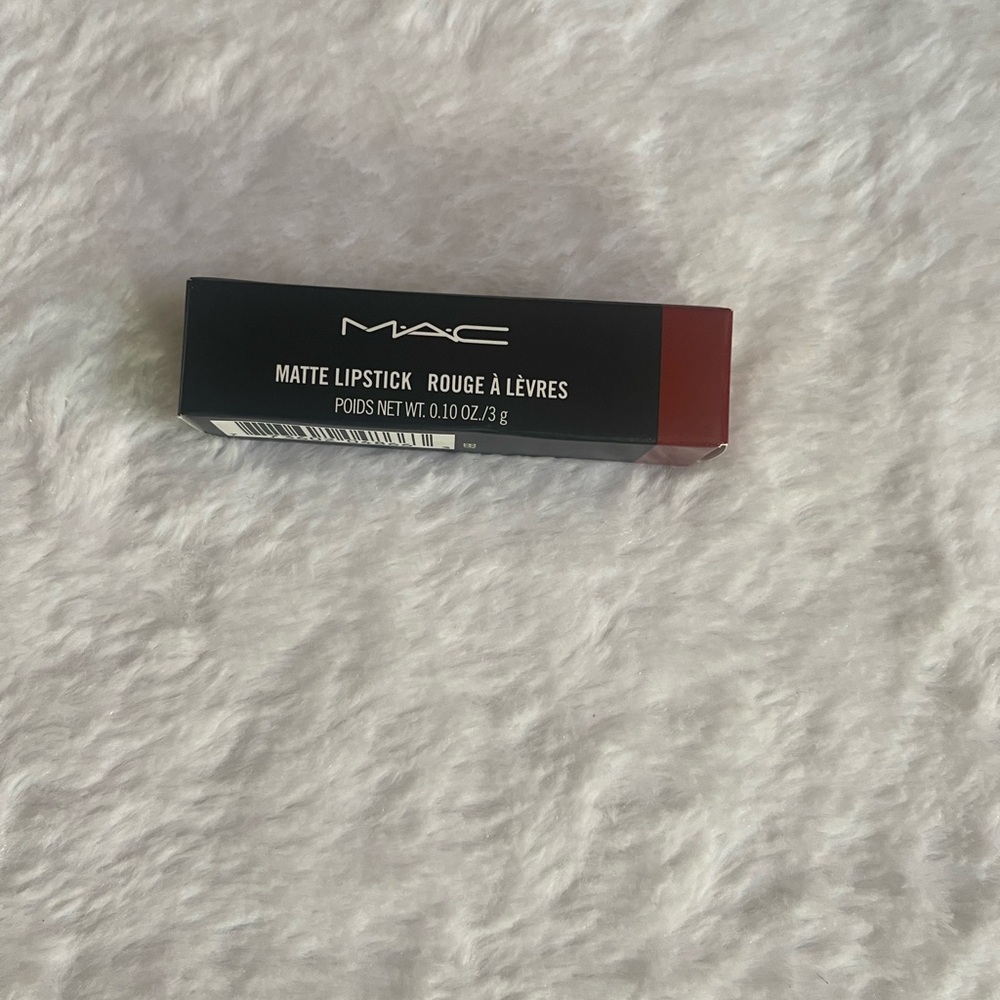 NWT Mac Mattte lipstick - color Chili #602 / 10 oz